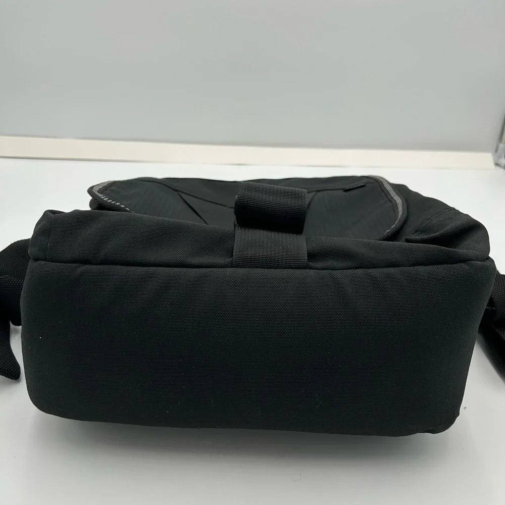 Vtg LL Bean Laptop Travel Bag 12 x 15 Inch Canvas‎ Zip Crossbody Strap Black